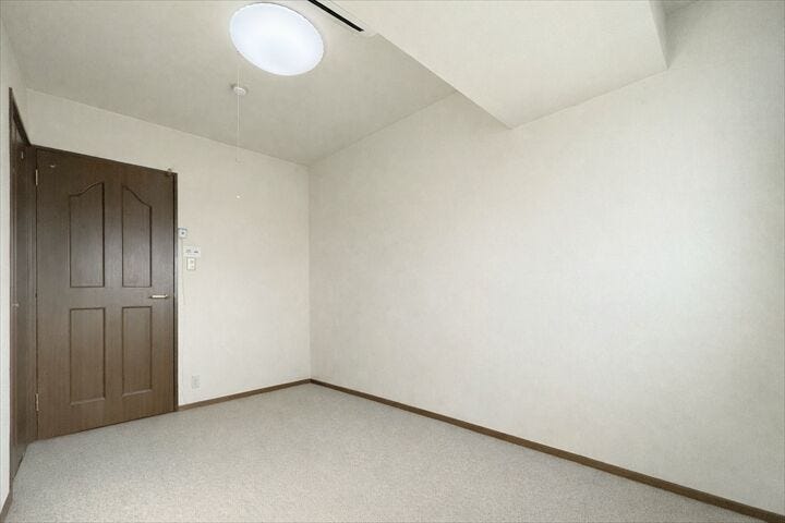 リメイクシートやウォールステッカーを貼るだけで
お部屋の雰囲気はガラッと変わって気分転換になります。