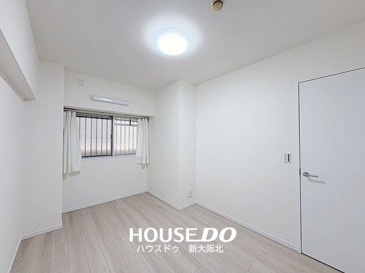 ■玄関横6帖洋室