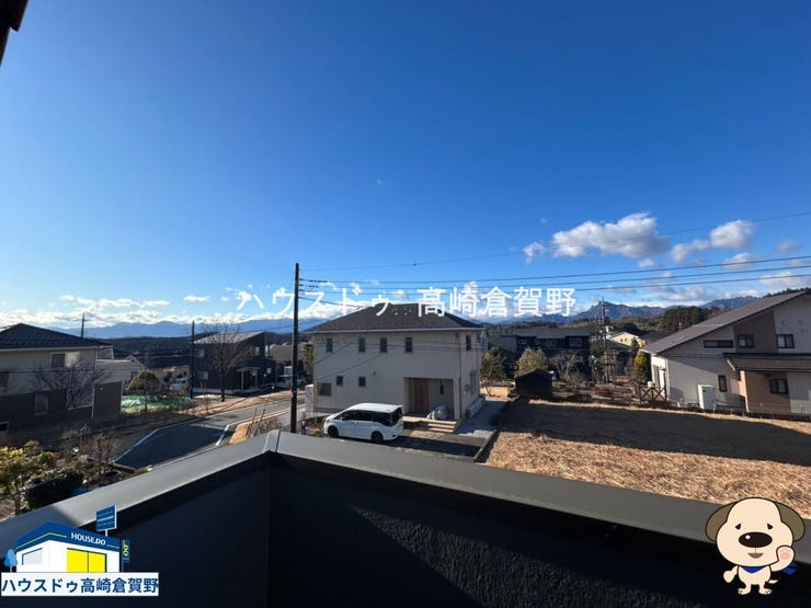 2階からの眺望。窓越しに自然を感じながらゆったり過ごせます。