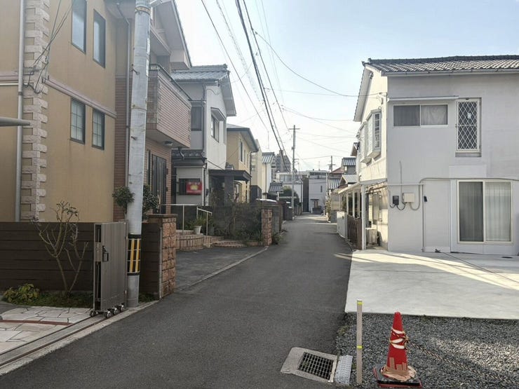 西側道路