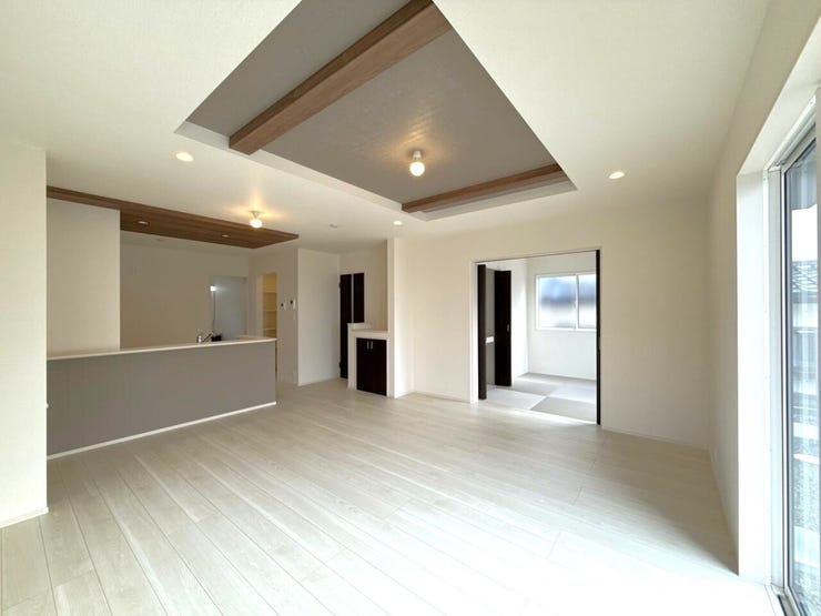 【同型写真(リビング)】
同ビルダー参考写真