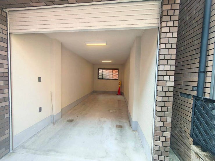 シャッター付きで車も安心です!