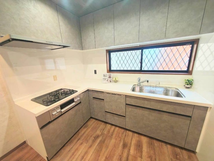 L字型キッチンなので調理スペースが広いです!