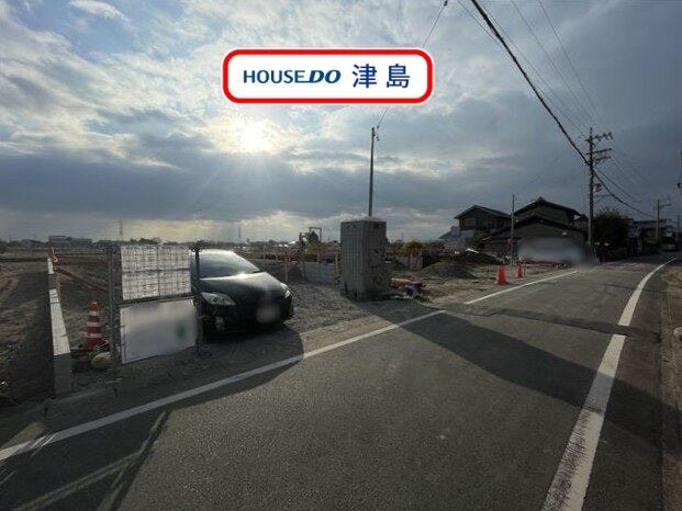 南側に広く面した16.2帖の広々リビングは家族の憩いの場所になります。隣接した4.5帖和室はちょっと籠って一人の時間を過ごせる空間です。