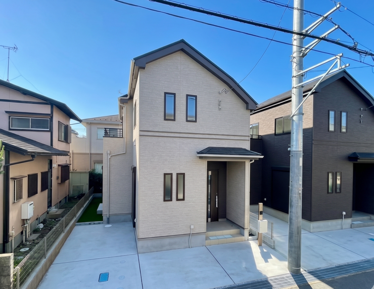 【Exterior】落ち着きのあるシンプルな外観で、長く愛せる住まいに仕上がっています。