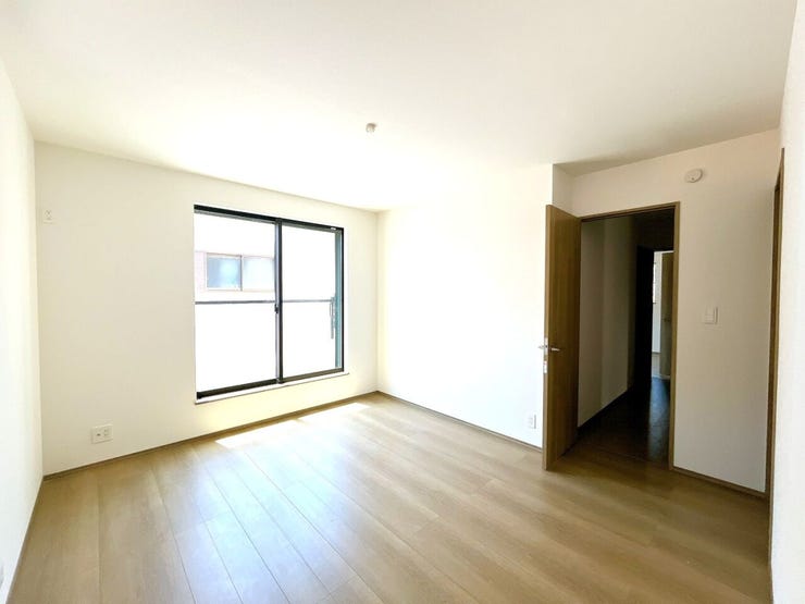 主寝室にも子供部屋にもぴったりな洋室!各お部屋にしっかり収納スペースがあります。