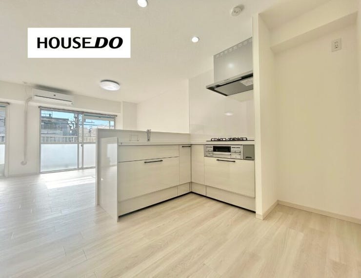 作業動線の良いL字型キッチンで調理スペースも広々!