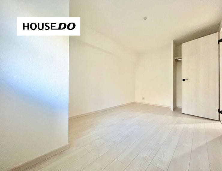 白基調の内装で、寝室・子ども部屋どちらにも使いやすい♪