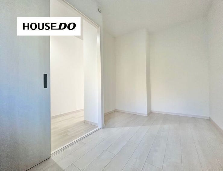 白基調の内装で、寝室・子ども部屋どちらにも使いやすい◎