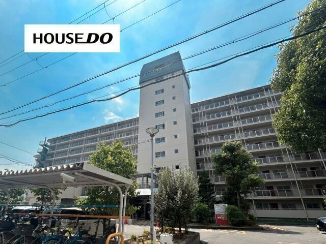 JR/阪急総持寺駅が徒歩圏内で、小中学校がなんと徒歩3分以内!通勤・通学に便利な環境です◎