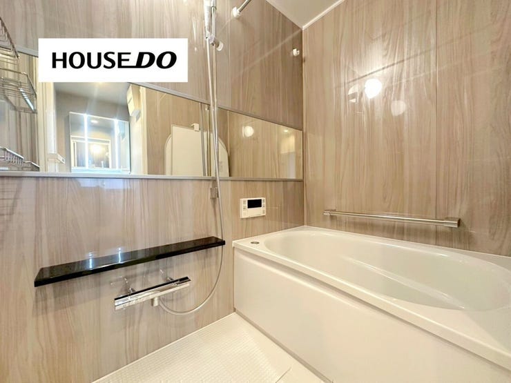 追い焚き機能付きでいつでも温かいお湯に浸かれます!
浴室乾燥も付いており、雨の日でも洗濯に困りません♪