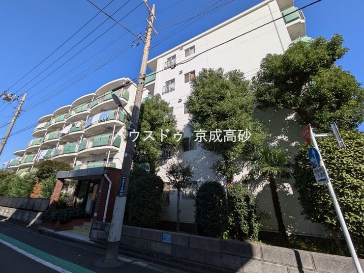 物件の陽当りや通風・仕様設備やお部屋の大きさの比較、近隣・周辺環境や街並みなど、資料には掲載していない情報が現地にはたくさんあります。 是非一度、現地をご確認ください。