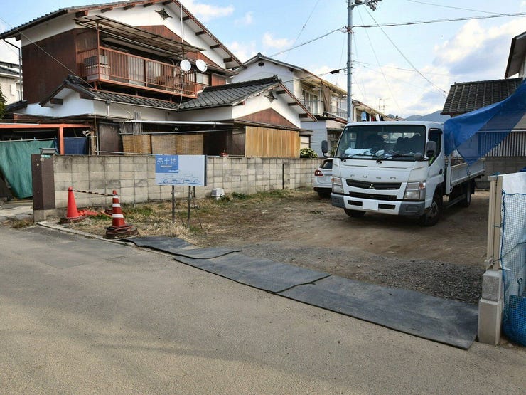 【外観】
外観を南西側より撮影