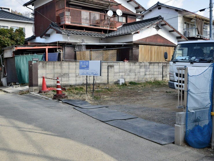 外観を南西側より撮影