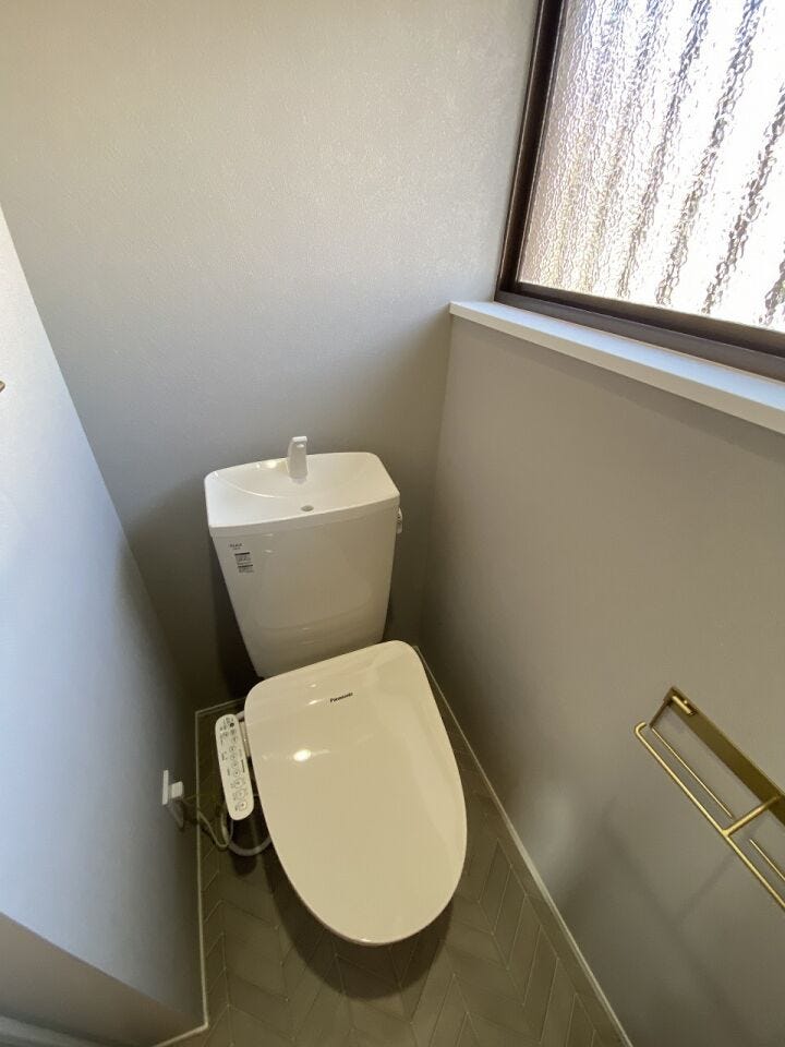 三大水回りの一つ…トイレは生活に欠かせない空間。シンプルで清潔感のある空間をご体感していただけます♪