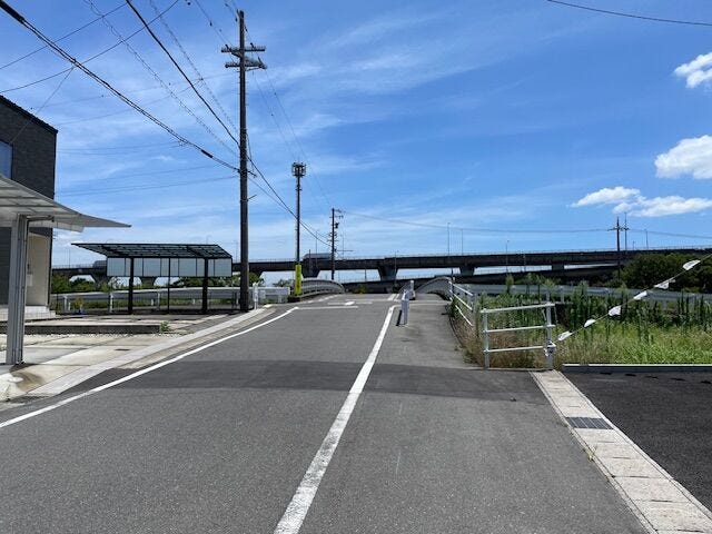 気になる方は、ご案内させていただきます。
お気軽にお問い合わせください。
お問い合わせは「ハウスドゥ 清須」まで!
名鉄新清洲駅から西へ。十六銀行さんの前です!