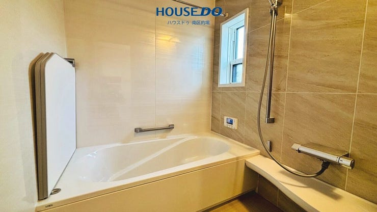 節水効果もあるエコベンチ浴槽や室内干し用ランドリーパイプ、水はけがよい床、浴室暖房乾燥など一年中快適に過ごせる機能が充実。