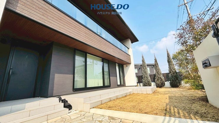 お子様やワンちゃんが走り回れる日当たりのよいお庭!