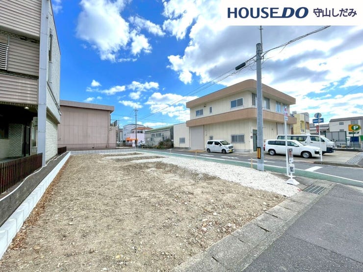 【小学校まで徒歩5分圏内】朝のバタバタを軽減し、余裕を持って一日をスタートできます。近い距離に学校があることで、お子様も安心して通学でき、帰宅後はすぐに家でリラックスできるのも嬉しいポイント。