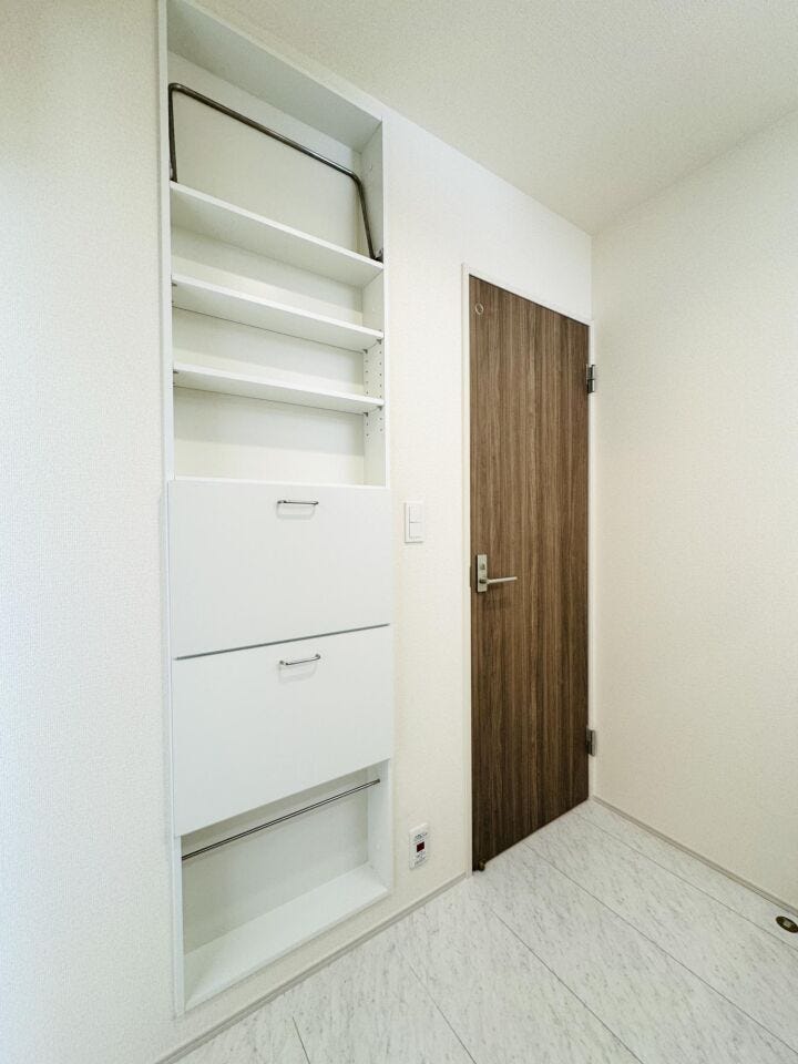 ◇売却査定相談◇
「急な転勤」「相続による売却」「金銭的な理由」など住まいの売却をそれぞれです。
仲介はもちろんのこと、弊社独自のネットワークで買取案件もご相談できます!