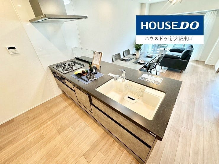 カウンターキッチンなので、お料理しながら家族との会話も弾みますね!