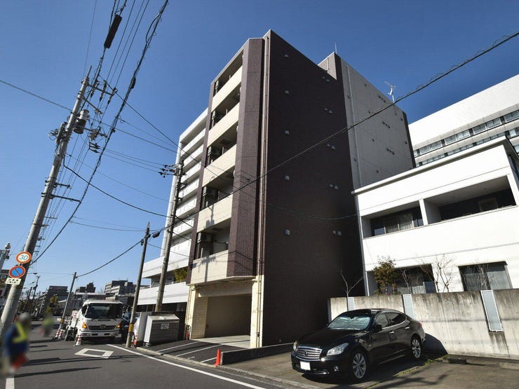 外観を南東側より撮影