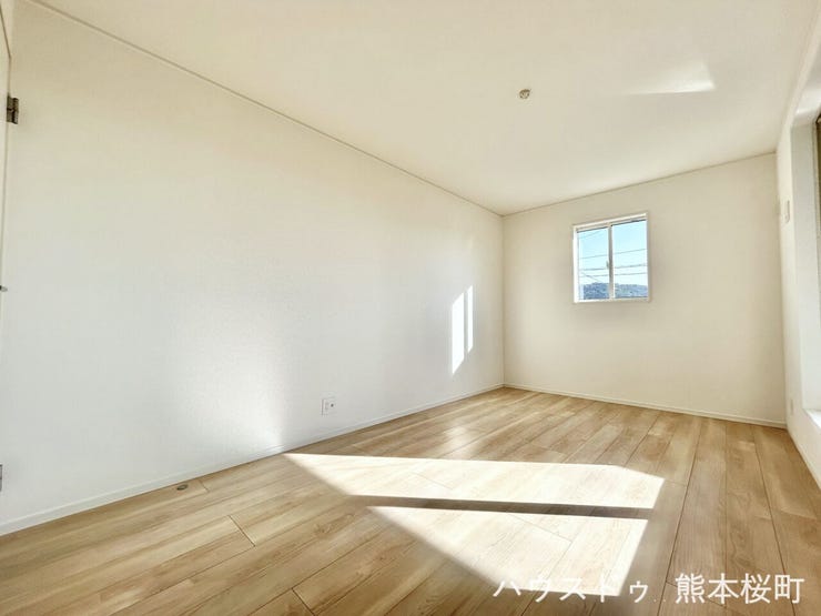 ■2階7.7帖洋室■心からリラックスできる静けさ、上質な眠りで、毎日をリセットします。明日への活力を養う空間です