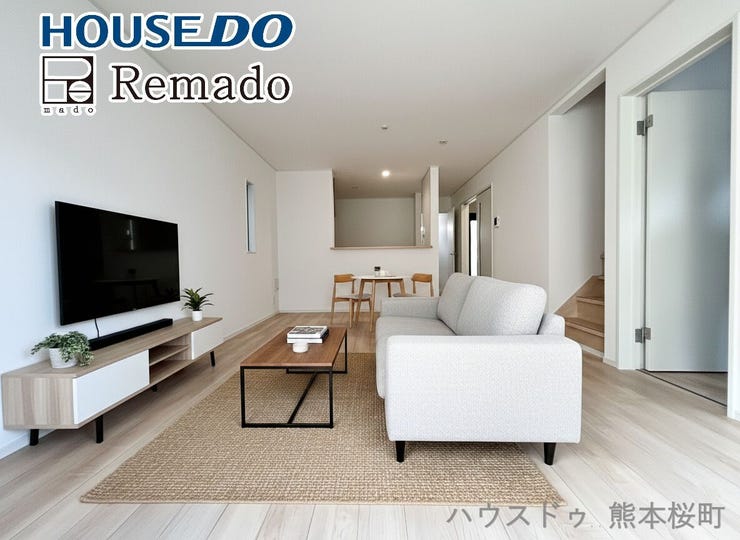 ■家族の笑顔が集う、安らぎとくつろぎの中心地■お気に入りの家具を迎え、窓からは心地の良い光が差し込みます。※CGで家具を配置しています