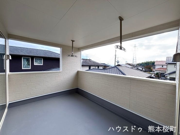 ■空の下の開放的な特等席■日光浴や読書、外の空気を感じながらリフレッシュ。暮らしを豊かにする、もう一つの心地よい空間です