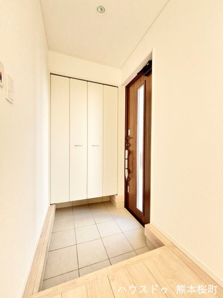 ■「ただいま」の安堵をくれる場所■訪れる人を迎え入れ、帰るたびにホッと一息つける、明るく機能的なエントランス