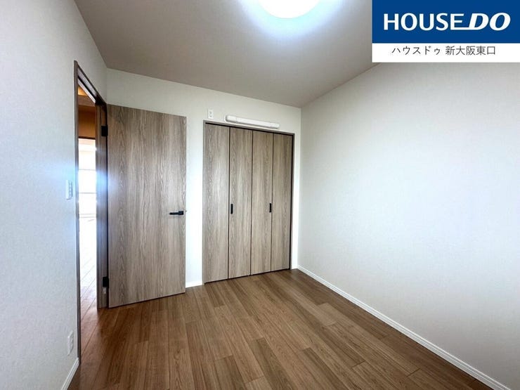 収納は奥行があり、お荷物がたっぷり入ります。