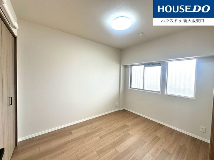 北側の洋室。
こちらもとても明るいですね!