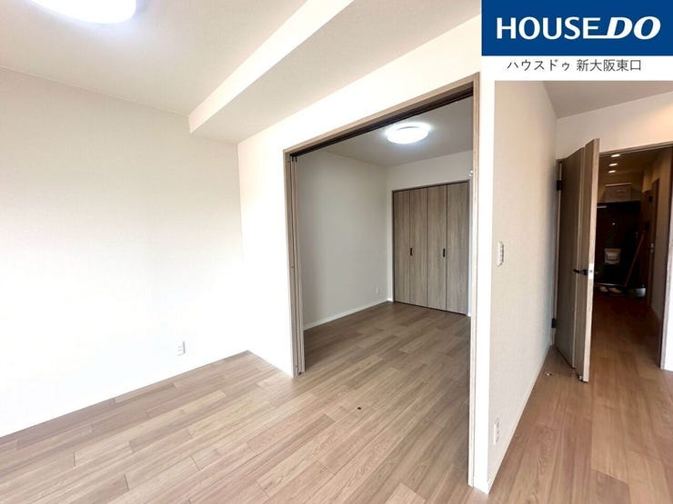 天井が高く、数字以上に広く感じられます。