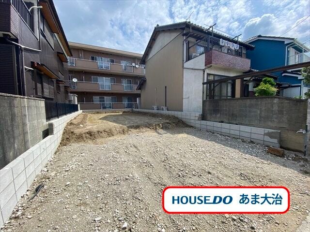 【外観】
2026年9月完成予定!市・名鉄バス「東条」停 徒歩約7分。小中学校にもほど近いのでお子様の通学も安心◎駐車は並列で2台可能、愛車の保有も安心ですね。