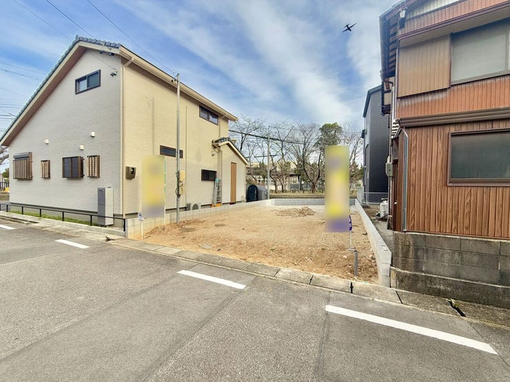 ◇外観写真◇
出来上がるお家は、全居室収納あり、主寝室はウォークインクローゼット完備です♪駐車場は、うれしい並列2台分です♪南庭がありますので、ガーデニングやBBQなどお楽しみいただけます♪