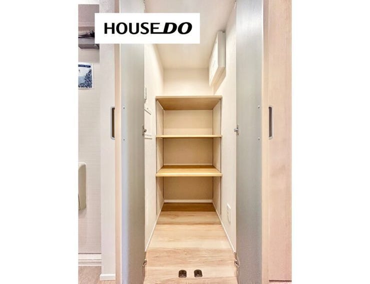 廊下には家族みんながアクセスできる収納がございます♪