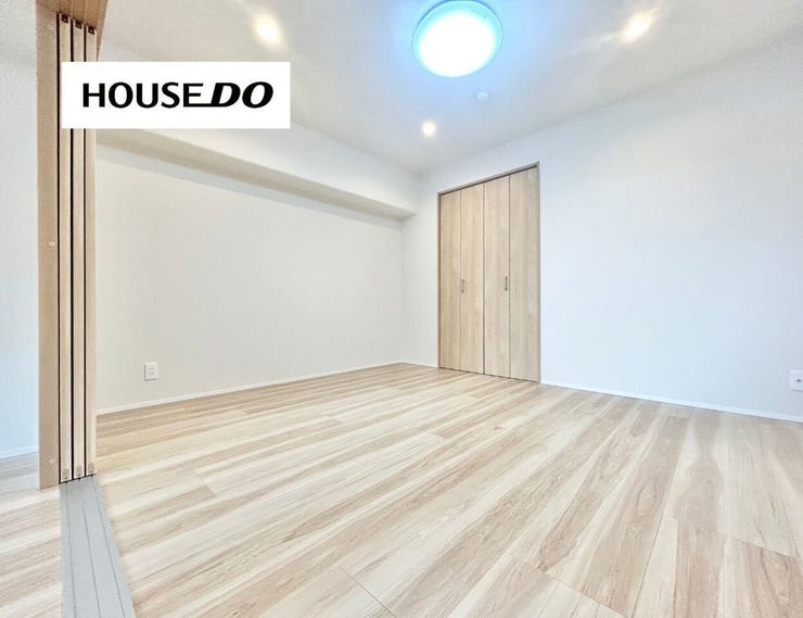 リビングに繋がる7帖洋室はお子様の遊び場スペースや主寝室としてもお使いいただけます◎