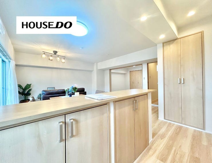 キッチンカウンターは収納も兼ね揃えており、追加で棚を購入しなくても大丈夫です◎