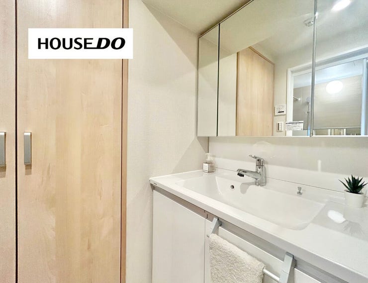 三面鏡付きの洗面◎朝の身支度・ヘアセットがしやすい♪