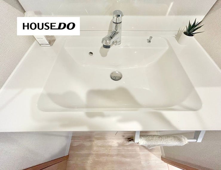 広々洗面台で顔や手が洗いやすい♪