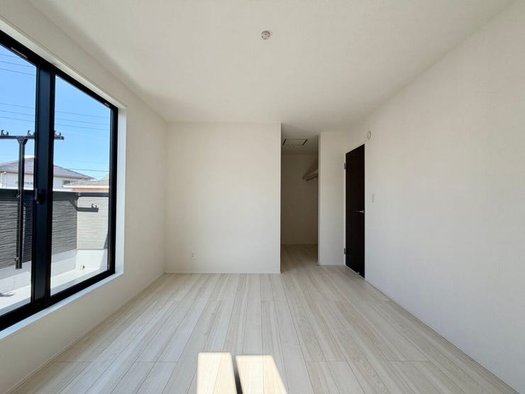 〈7.37帖〉木のぬくもりがやさしいフローリングが安心感をかもしだします