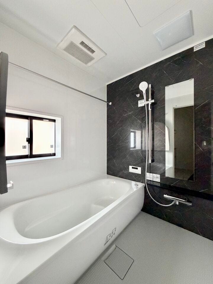 清潔感あふれる浴室は、疲れた体をゆったりと癒してくれます♪