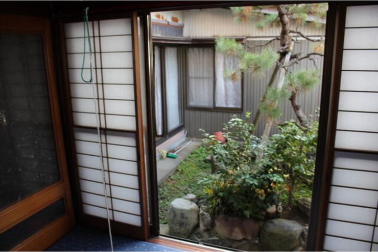 暮らしのそばに庭のある、余白を感じる住まい。