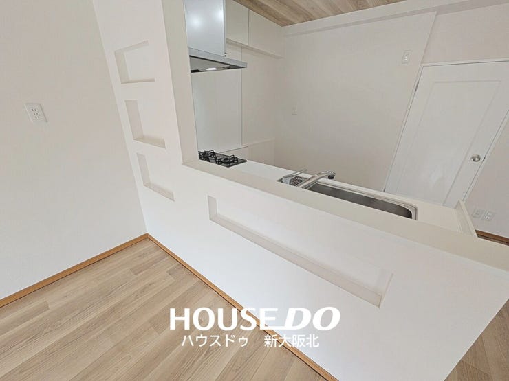 ■リビング側には小物やインテリアをかざって置けるスペースがございます!