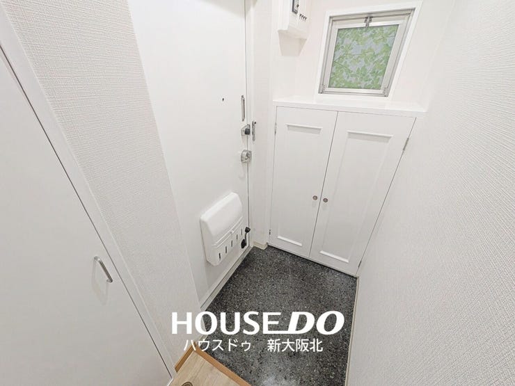 ■白を基調とした明るい玄関