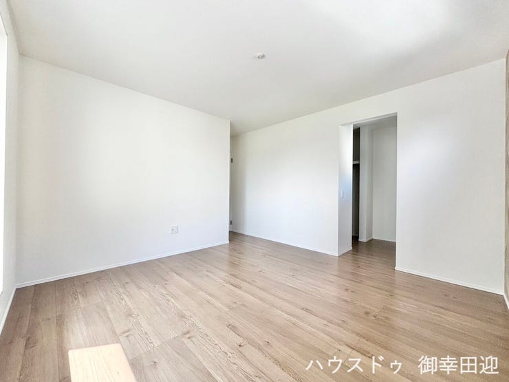 ■2階8.5帖洋室■心からリラックスできる静けさ、上質な眠りで、毎日をリセットします。明日への活力を養う空間です。