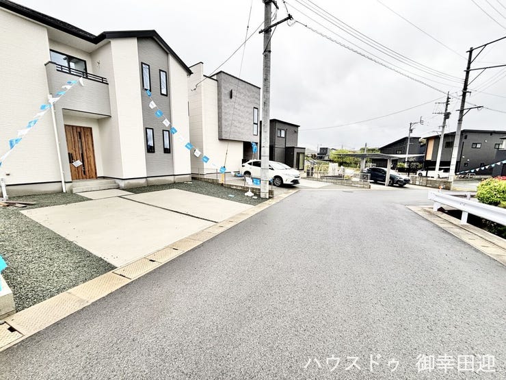 ■理想を叶える新しい暮らしの舞台■高いデザイン性と機能性を兼ね備えた住まい。ここで、家族の新しい物語が始まります。