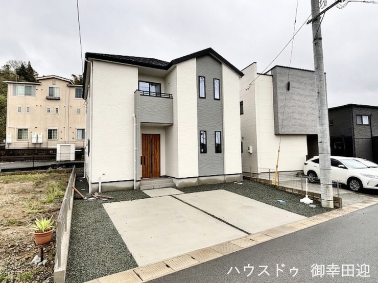 ■車と趣味の幅が広がる場所■単なる駐車スペースではない、洗車やタイヤ交換、DIYにも使える多目的な屋外スペースです。