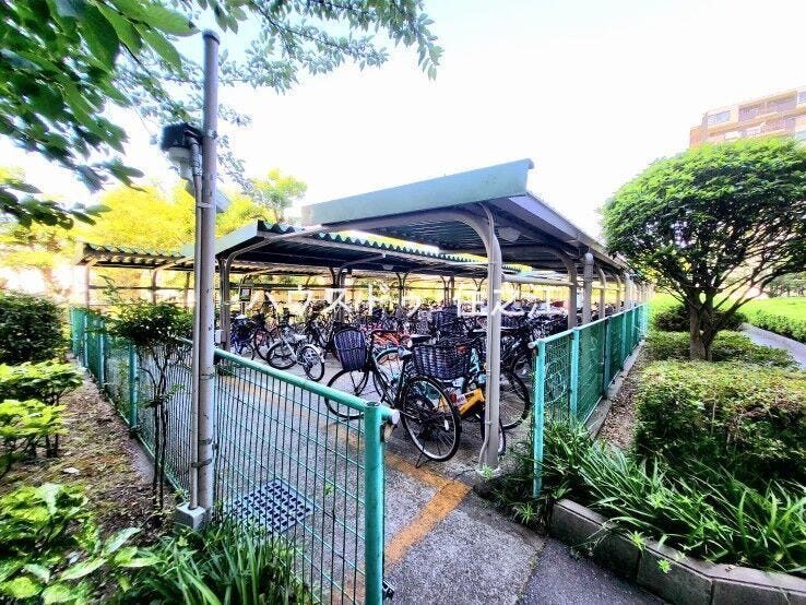 ★駐輪場も区画数はたくさんございます。空き状況の確認はお気軽にお申し付け下さい。