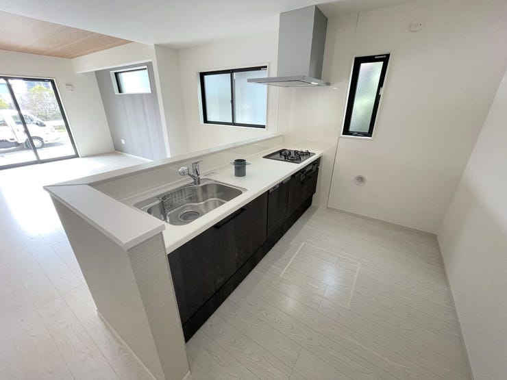 ◇キッチン◇ 同仕様
使い勝手の良いカウンターシステムキッチン♪
家事がはかどりそうです♪